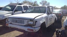 663.to1896 Toyota Tacoma 1996 Fuse Box Cabin 276925