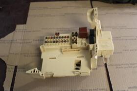 663.to1l00 Toyota 2000 Celica Gts Dash Fuse Relay Box Automatic A/t