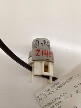90987-02004 Toyota 663.to1n89 1989 Cressida Fuse Relay Plug White Body 12v Oem Used