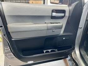 663.to1s15 Toyota Sequoia 2015 Fuse Box Cabin 104537572