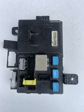82730-04050 Toyota 2005-2013 Tacoma V6 4x4 Genuine Cabin Fuse Box Junction Block Tmb37