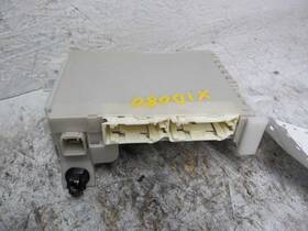 8273052p61 Toyota Junction Block Cabin Fuse Box 2018 Prius C 806770