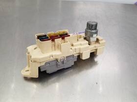 663.to2495 Toyota - Worldwide 95 Hilux Surf N130 Cabin Fuse Box