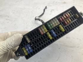 1230323803 Volkswagen 09-17 Tiguan Fwd 2.0 Tsi At Cabin Fuse Relay Box P