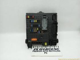663.vo1u06 Volvo Xc70 V70 Rear Trunk Fuse Box Junction Relay Fits 2001-2007 01 02 03 04 05