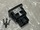 Maserati Granturismo Usb Aux Port Socket 242561 A653. Fixed Price $38.00.
