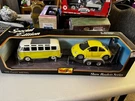 Maisto 1:25 Show Hauler Series Yellow Volkswagen Van Samba & Beetle New No 32920. Fixed Price $32.00.